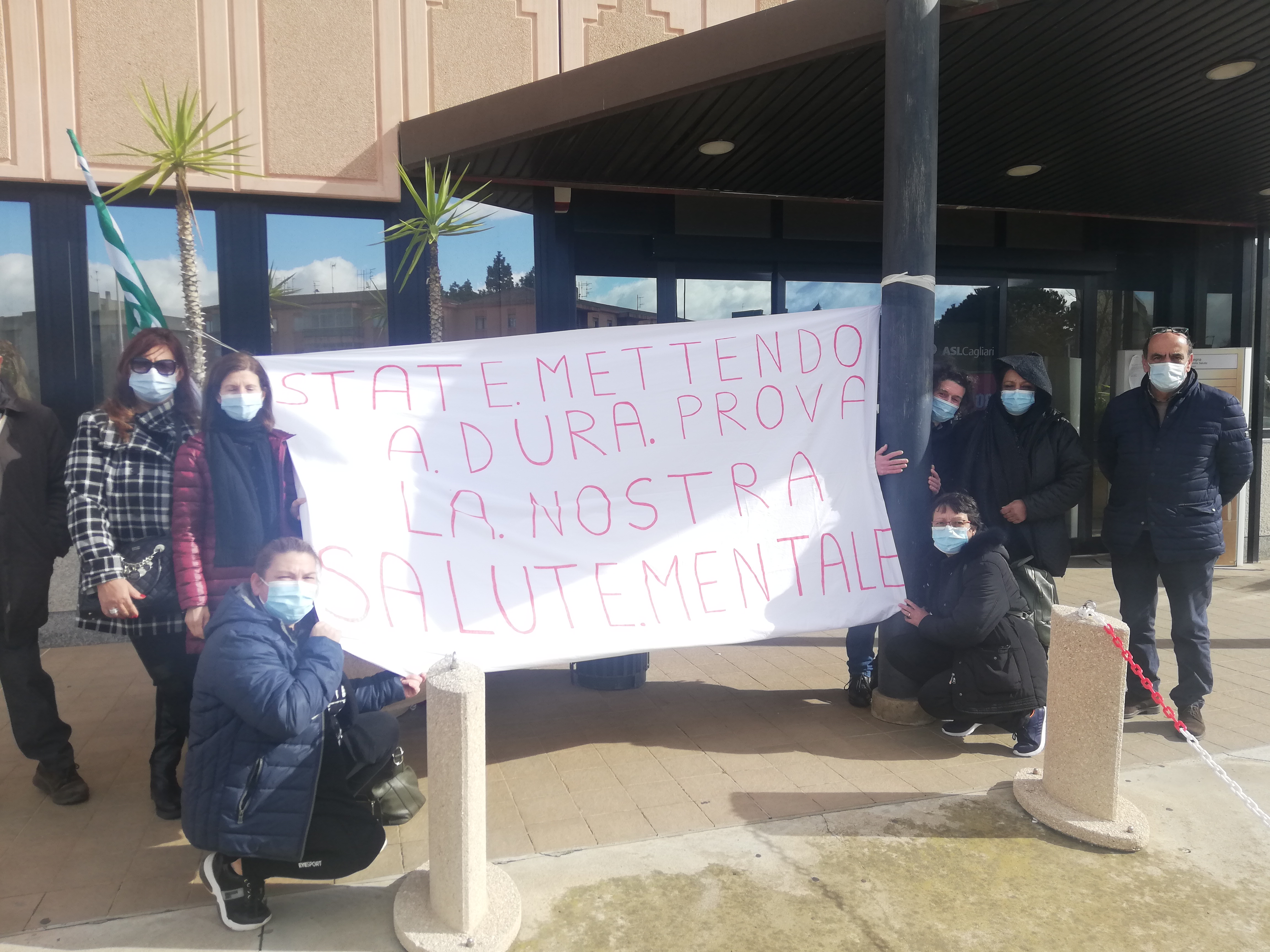 Cagliari, la disperazione di Oss e educatori: “Senza lavoro da 2 anni, riaprite la nostra casa famiglia”