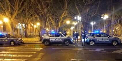 Dovrebbe essere ai domiciliari, invece è in giro a passeggiare in centro a Cagliari: 56enne in arresto