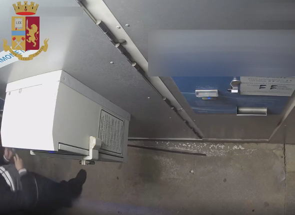 Cagliari, cambiamonete e distributori automatici saccheggiati in pieno lockdown. Ai domiciliari l’autore dei furti -VIDEO