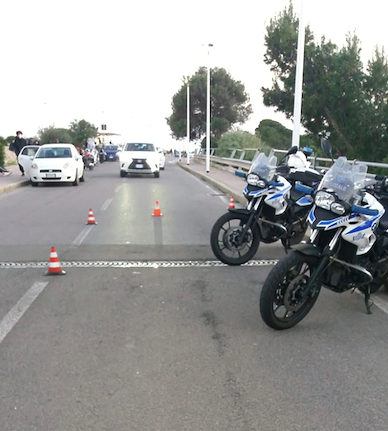 Cagliari, corse spericolate in auto a Monte Urpinu: raffica di sanzioni e una denuncia