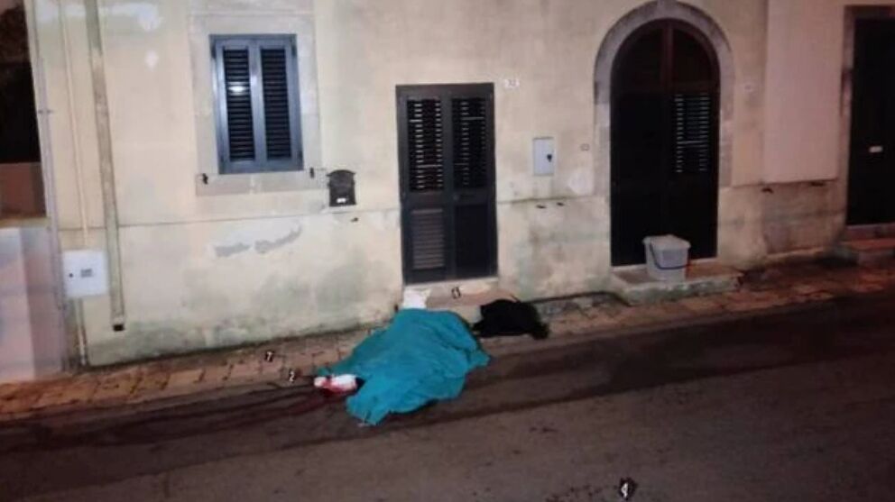 Orrore a Lecce, 29enne uccisa a coltellate mentre passeggia col fidanzato