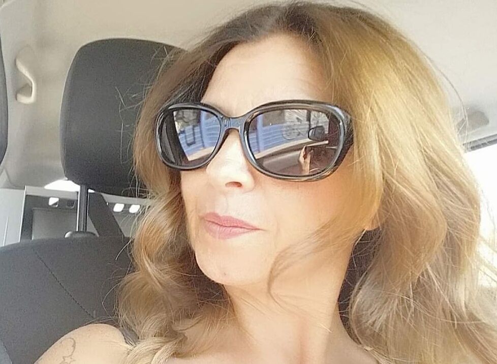 Perde la lotta contro il cancro, Cagliari e Dolianova piangono la cassiera “guerriera” Tiziana Basciu