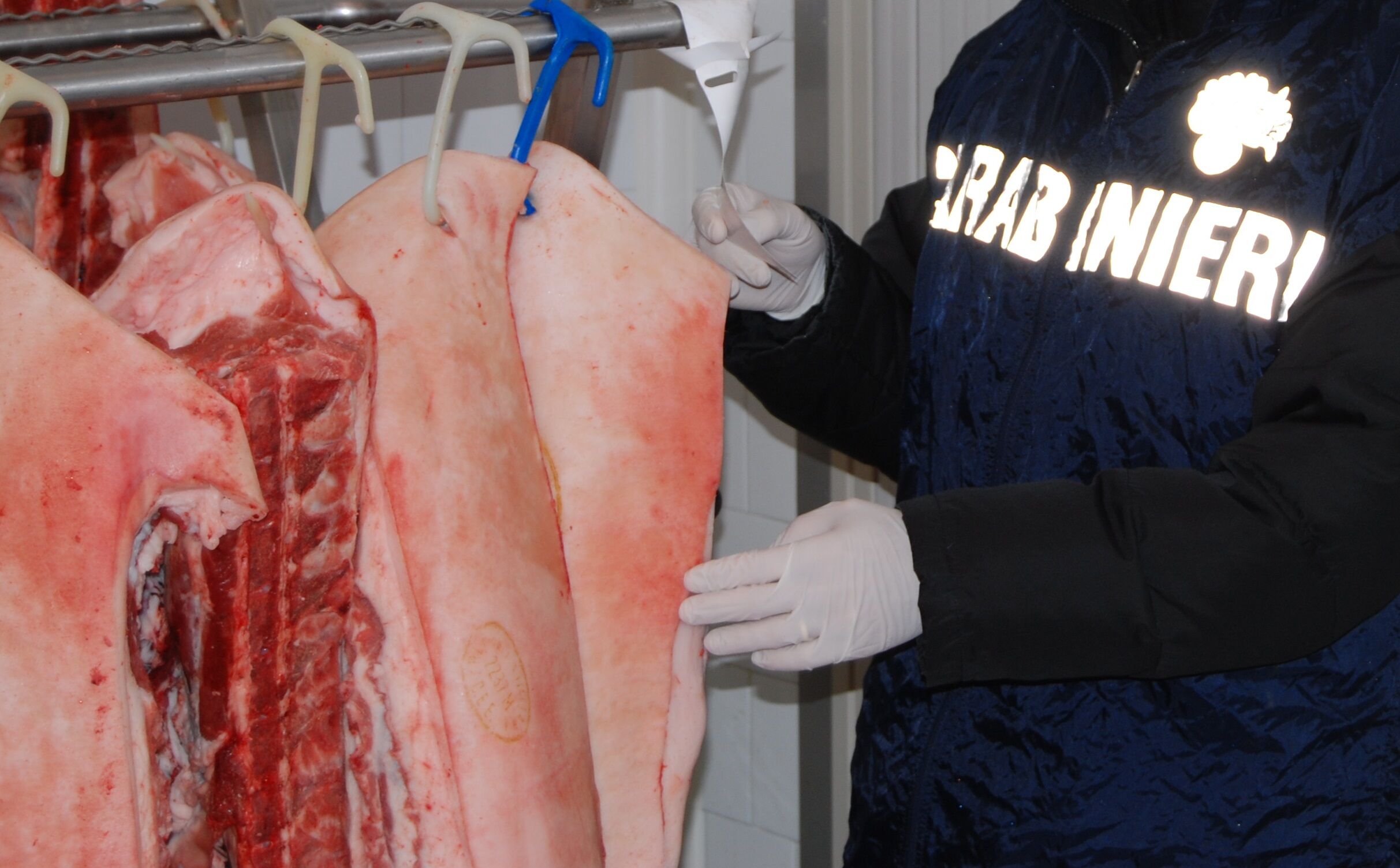 Gravi carenze igieniche, i Nas chiudono una macelleria nell’hinterland cagliaritano