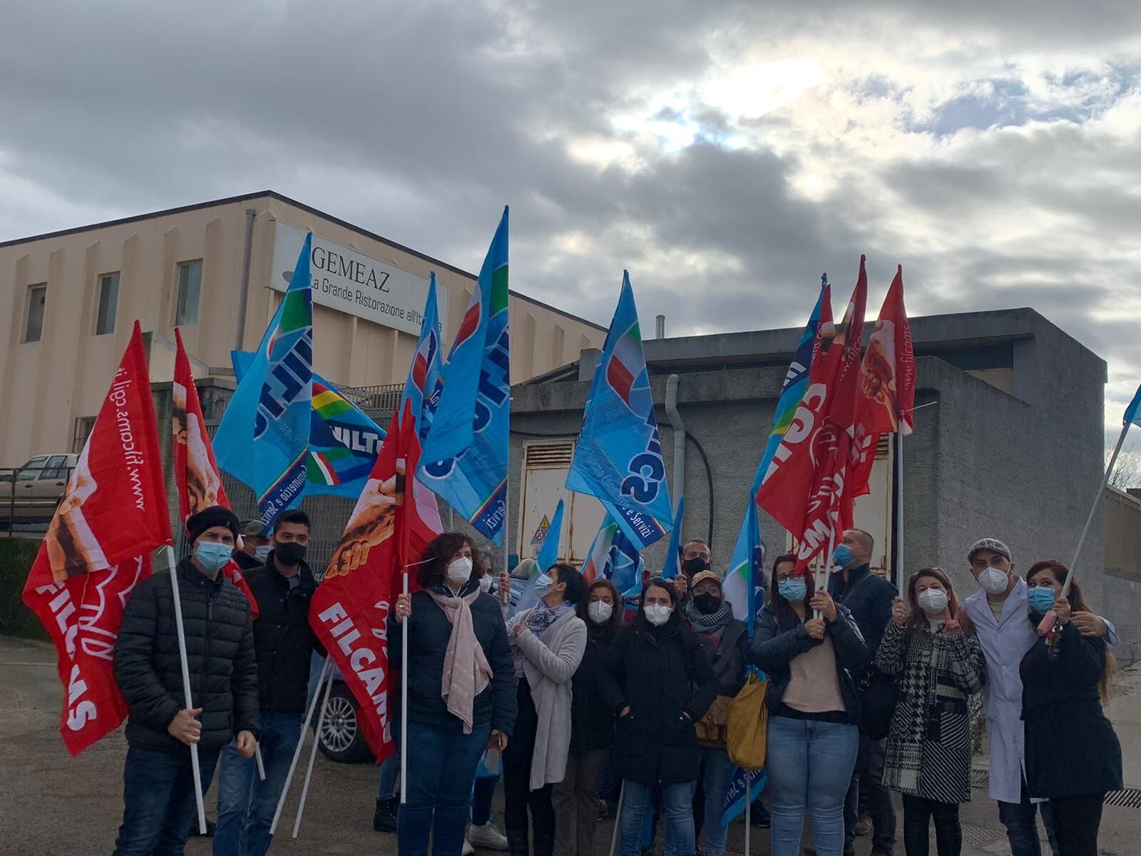 Cagliari, dipendenti delle mense Ats in rivolta: “Da mesi senza stipendio, pronti a incatenarci”