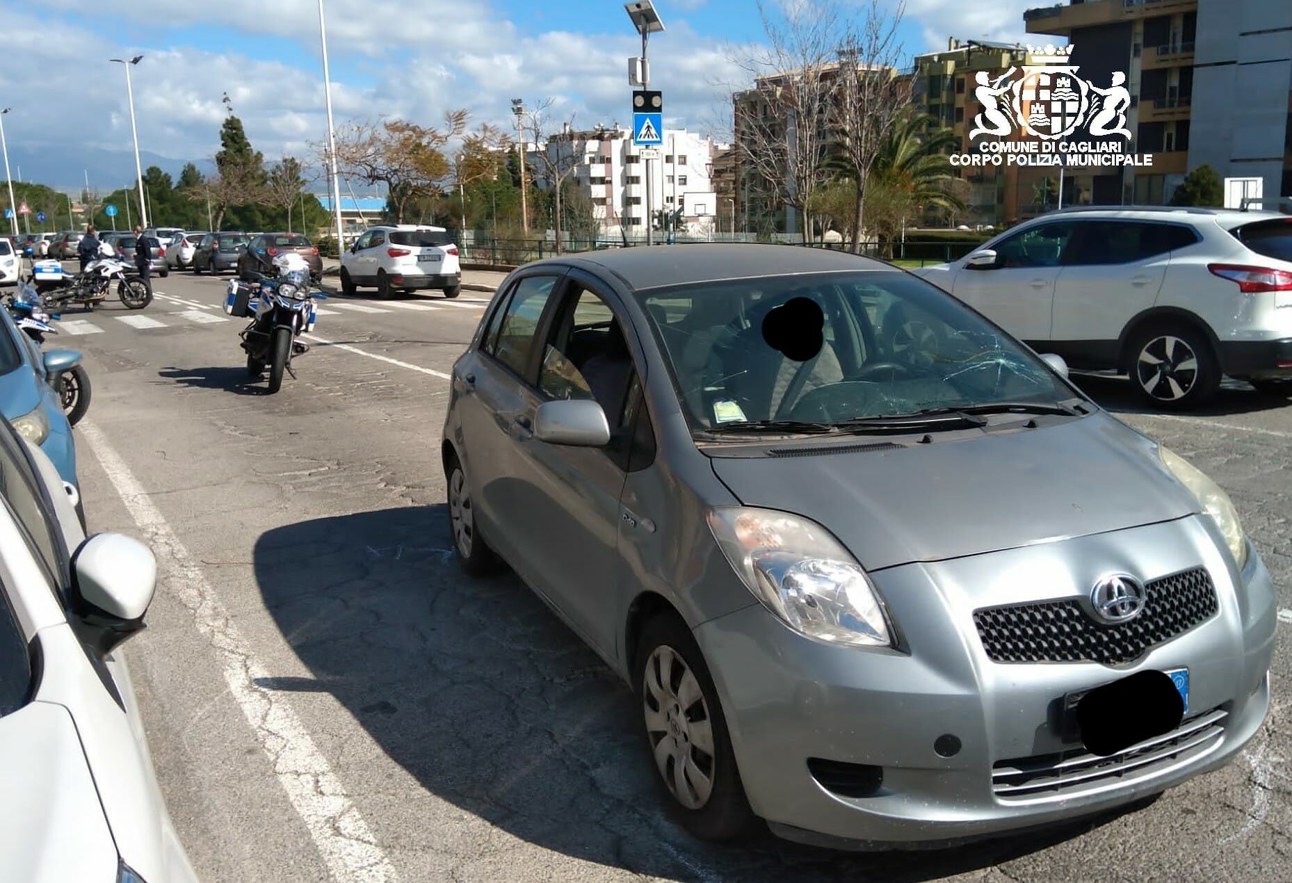 Paura a Cagliari, donna travolta da un’auto in via Castiglione
