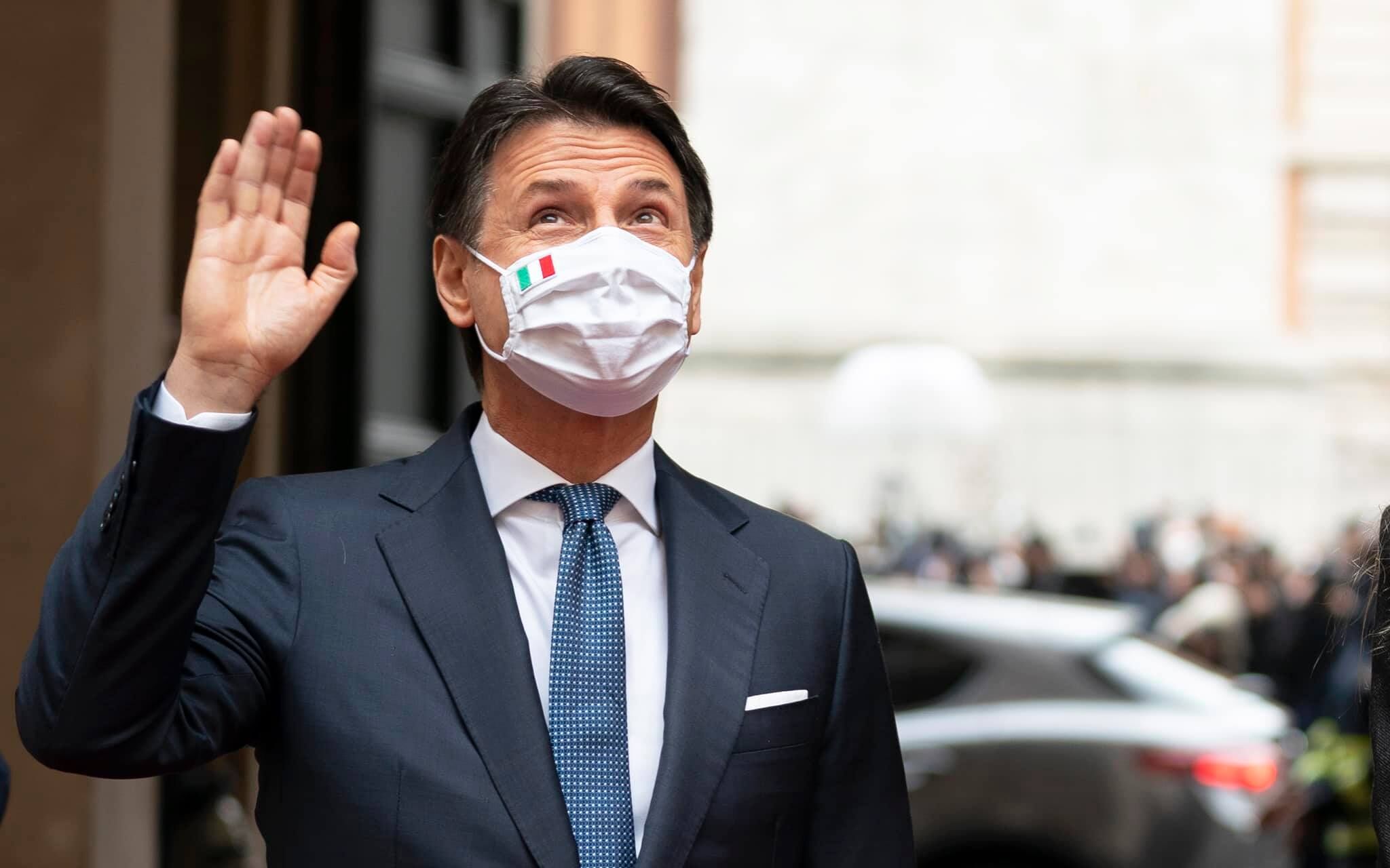 Giuseppe Conte, il triste addio a Palazzo Chigi: “Da oggi sono un semplice cittadino”