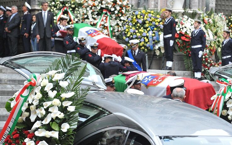 Decesso di presidenti e assessori regionali, in Sardegna arrivano i funerali solenni