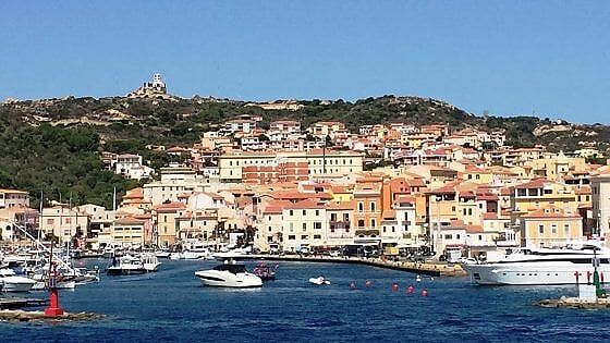 Dieci casi di variante inglese, ufficiale: anche La Maddalena è in zona rossa