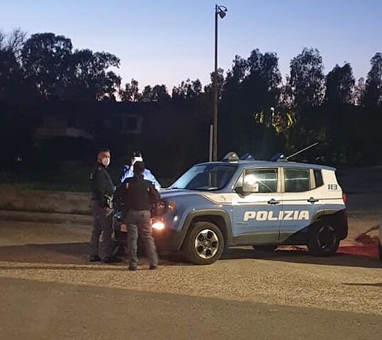 Quartu, sassaiola contro il bus: presidio anti vandali alla fermata del PF