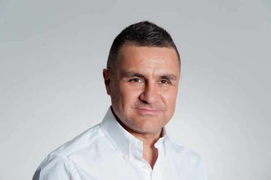 “Turisti col tampone negativo in Sardegna? La Regione regali una notte in albergo”