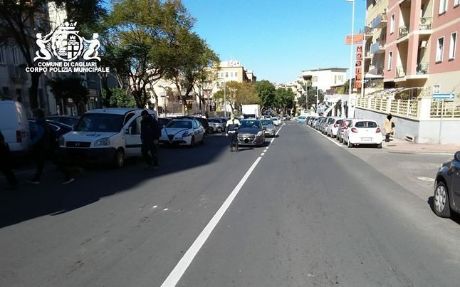 Cagliari, 81enne in moto investe un pedone in via della Pineta: il ferito al pronto soccorso