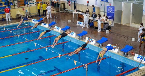 Lezioni singole in palestra e 10 metri quadri a testa in piscina, le regole del Cts per le riaperture