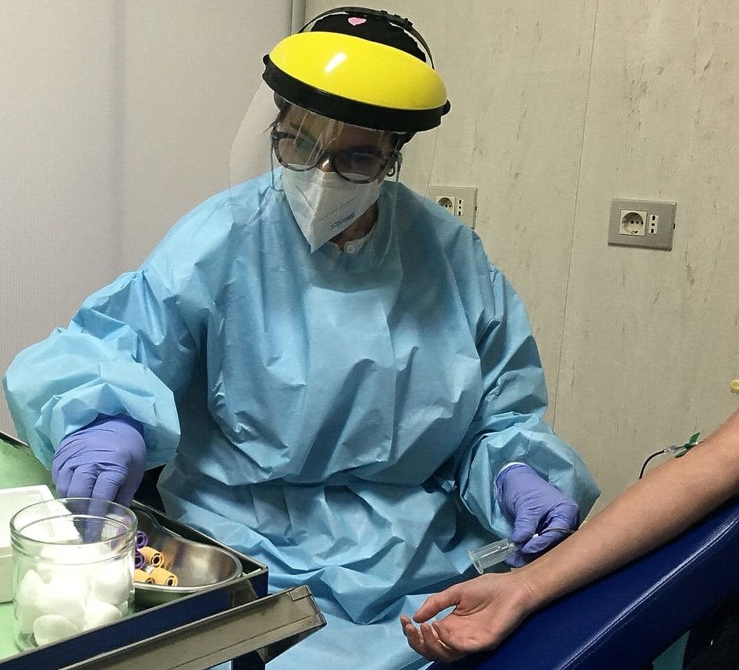 Virus in Sardegna, buona domenica con soli 33 contagi: la variante non decolla, la zona bianca è a un passo