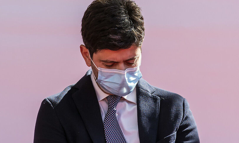 Speranza: “La fiducia nei vaccini non è incrinata”. In arrivo 50 milioni di dosi nel terzo trimestre