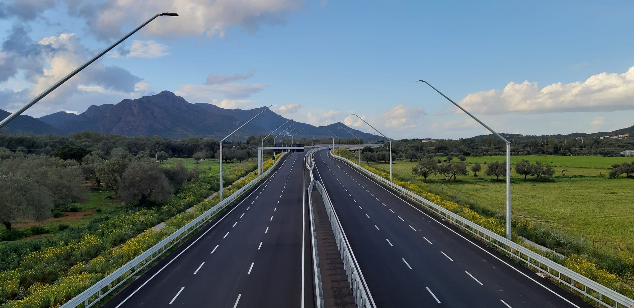 Luce sulla Nuova Sulcitana: conclusa l’installazione degli impianti a led tra Sarroch e Pula