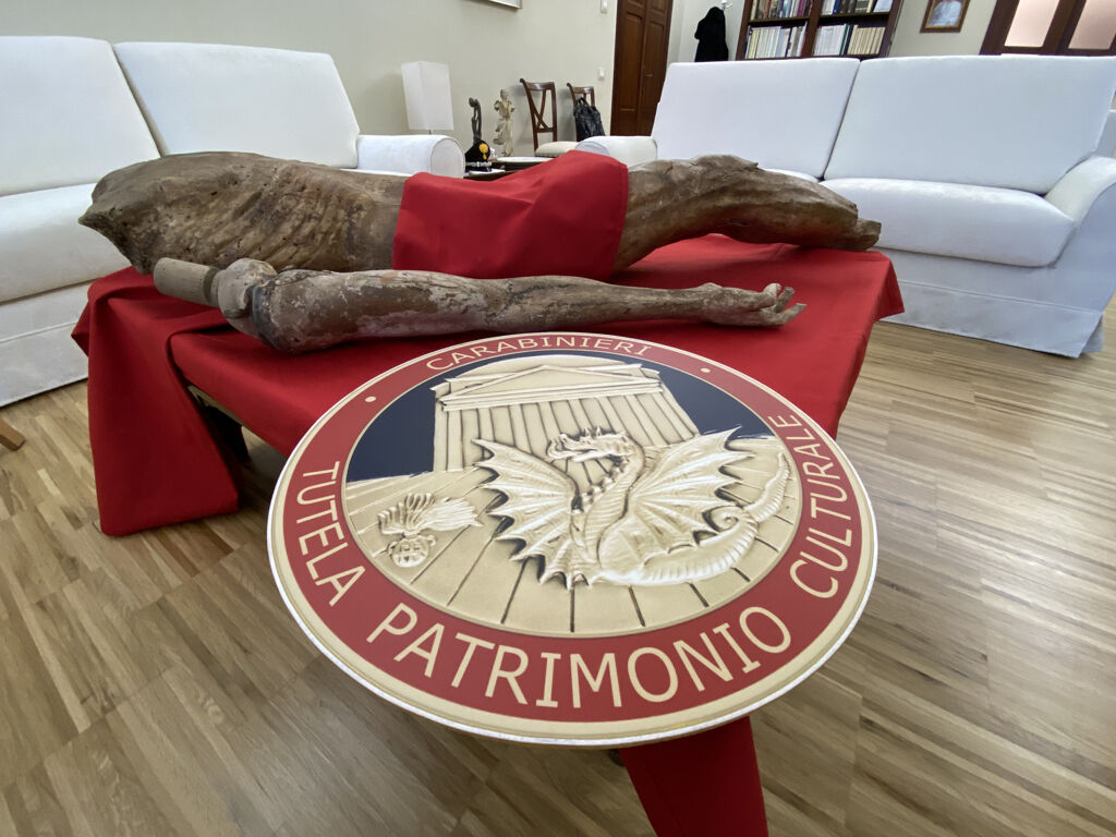 Restituito alla Diocesi di Nuoro un crocifisso del 1400 trafugato trent’anni fa