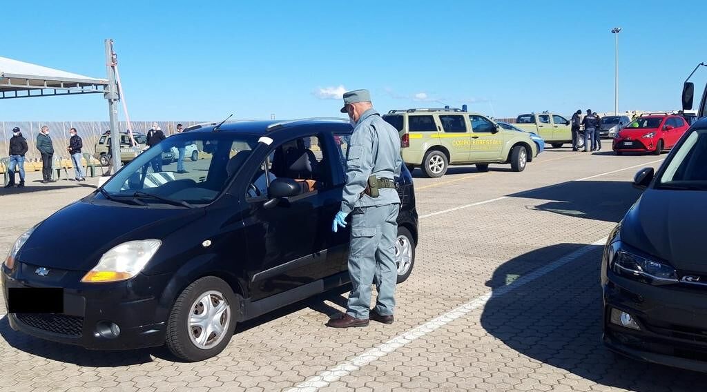 Non si registrano nel portale “Sardegna Sicura” e sbarcano nell’Isola, 6 passeggeri multati dai forestali