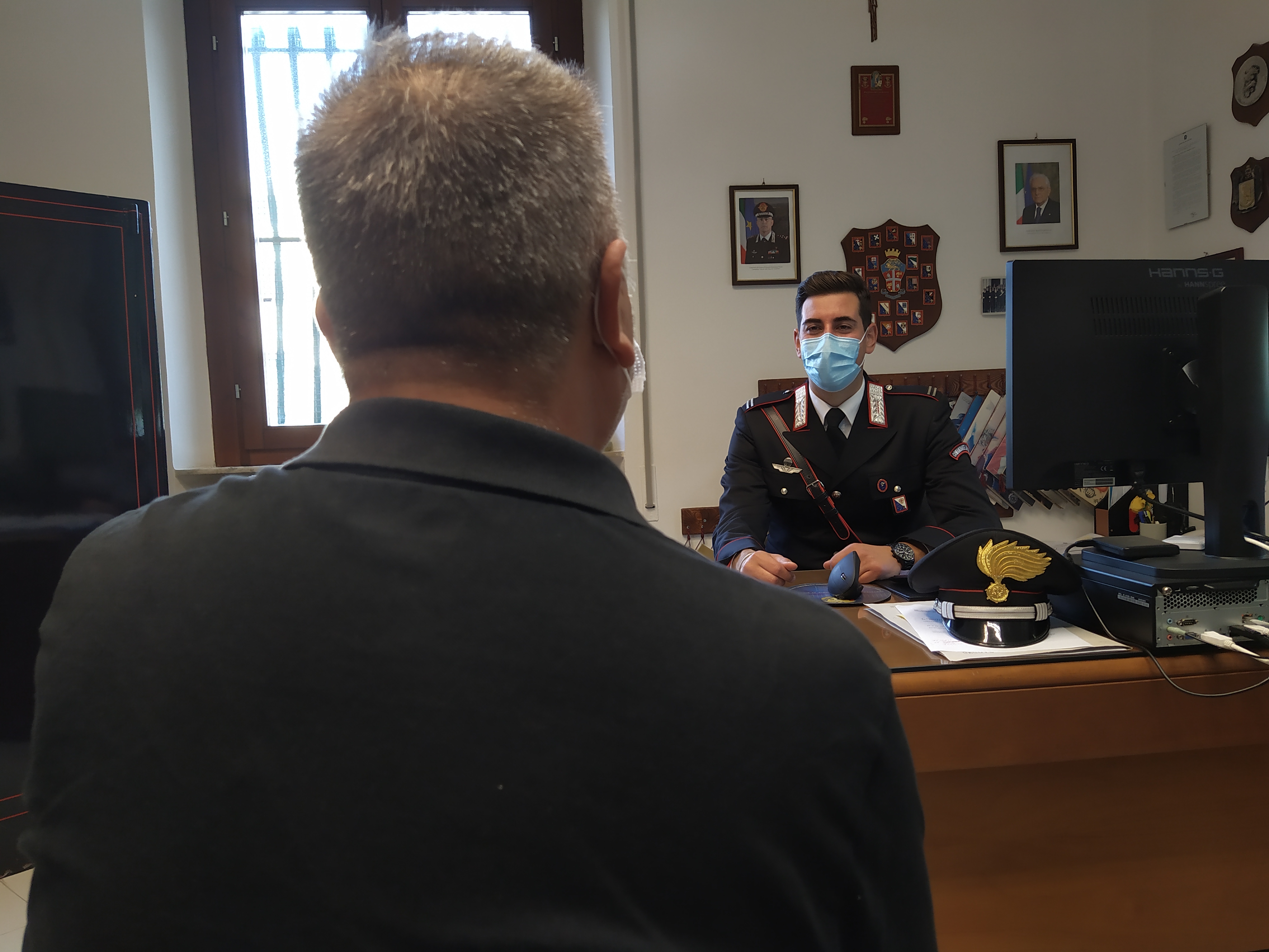 Telefonate, appostamenti e pedinamenti: 35enne denunciato per stalking a Serramanna