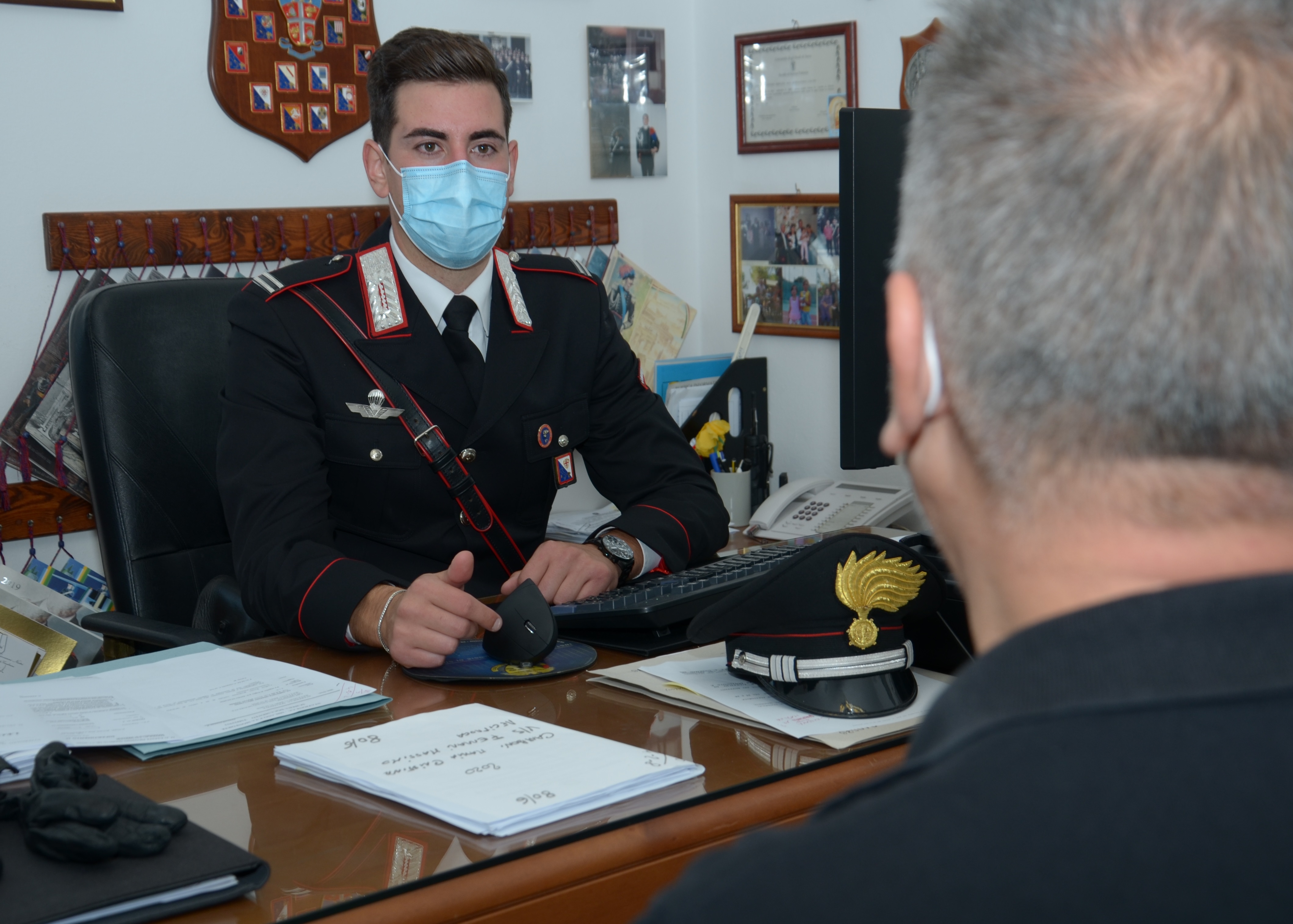 Si spaccia per un assicuratore e gli vende una polizza falsa: truffato 49enne di Teulada