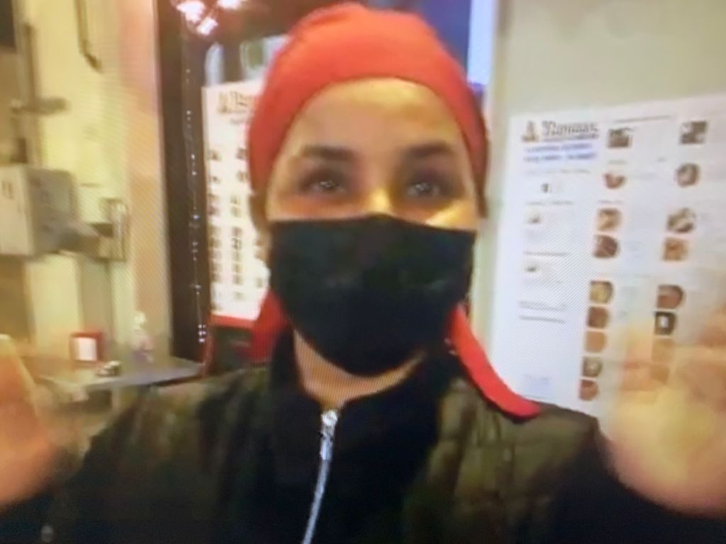 Jasvir, la ristoratrice indiana che incrocia le dita nella Marina deserta: “Andrà tutto bene”