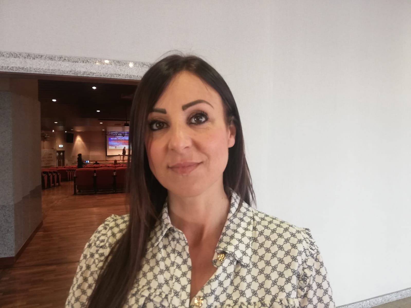 Migliaia di donne senza lavoro da mesi in Sardegna, il settore delle fiere e dei congressi non riparte: “Ristori? Solo dalla Regione”