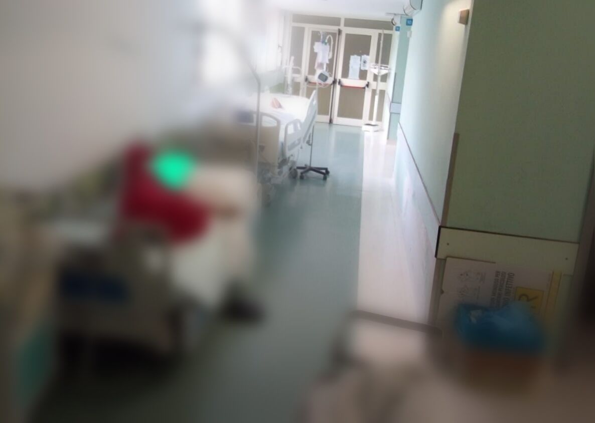 Monserrato, carenza di posti letto al Policlicnico: “Da 2 giorni siamo ricoverati in corridoio”