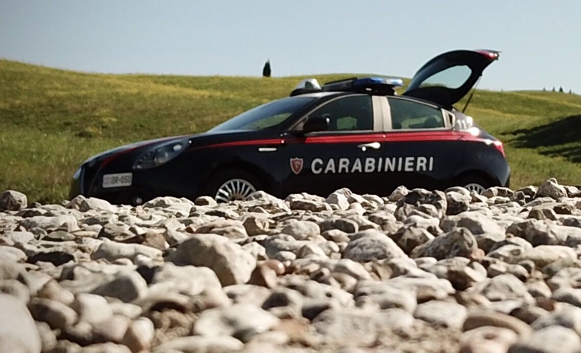 Sorpasso azzardato sulla Ss 125 a San Vito, i carabinieri fermano una Fiesta: alla guida un 47enne ubriaco