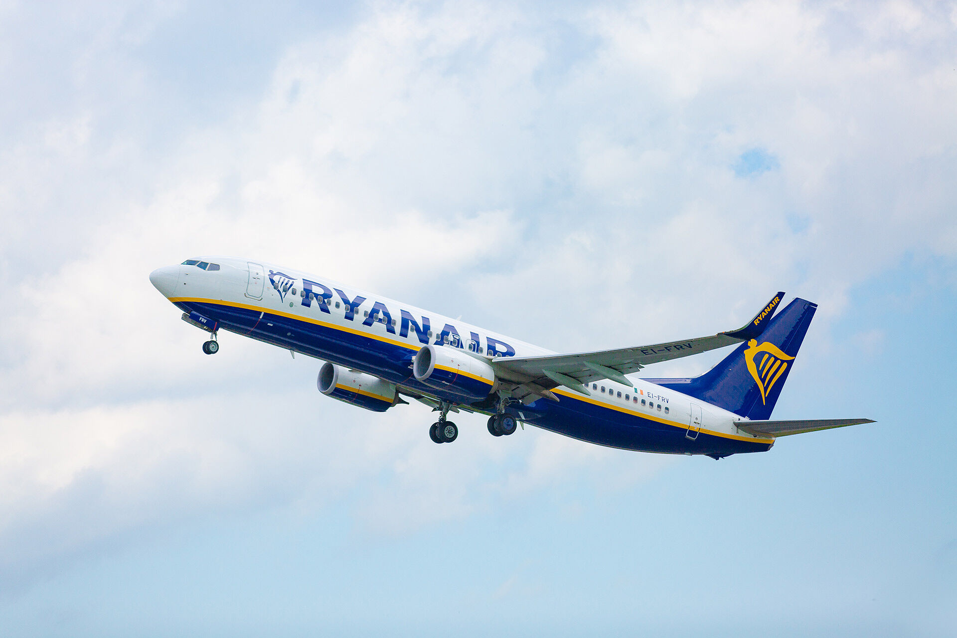 Ryanair programma l’estate 2021 con tre nuove rotte e aumenta i voli da Cagliari