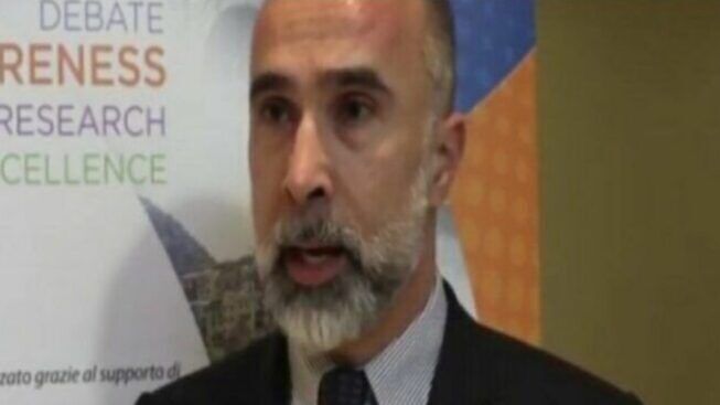 Virus in Sardegna, l’epidemiologo Sotgiu: “Zona arancione necessaria, in Brasile genocidio col Covid”