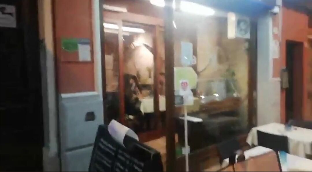 Zona bianca a Cagliari, ristoranti semivuoti ma tanta speranza: “Dai, ricominciamo a vivere”