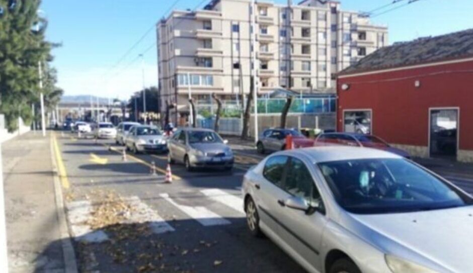Cagliari, caos in viale Marconi: “Noi residenti rischiamo la vita attraversando la strada”