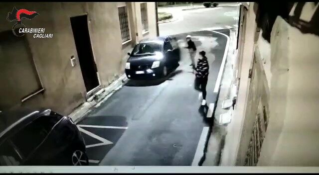 Raid contro le auto in sosta a Monserrato, individuati i responsabili: sono sei giovanissimi
