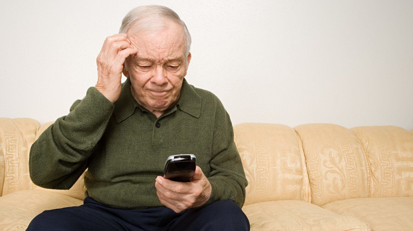 Cagliari, niente vaccino agli anziani privi di telefonino. La Regione: “Risolveremo”