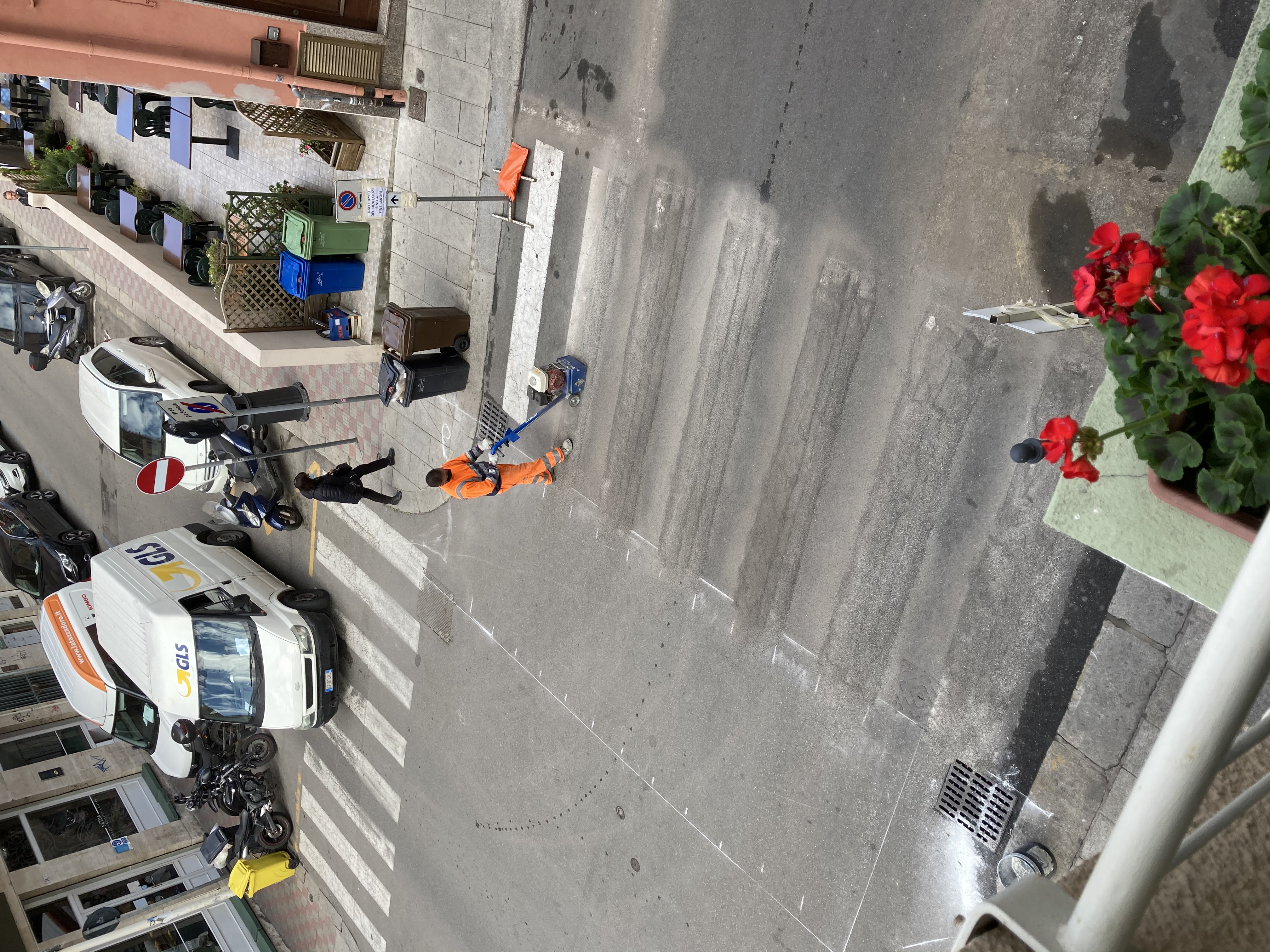 Cagliari, nuovi tavolini all’aperto nel Centro storico: esplode la protesta dei residenti