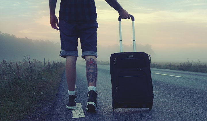 Gli emigrati a Radio Casteddu: “Test e vaccini per entrare in Sardegna? E’ giusto”