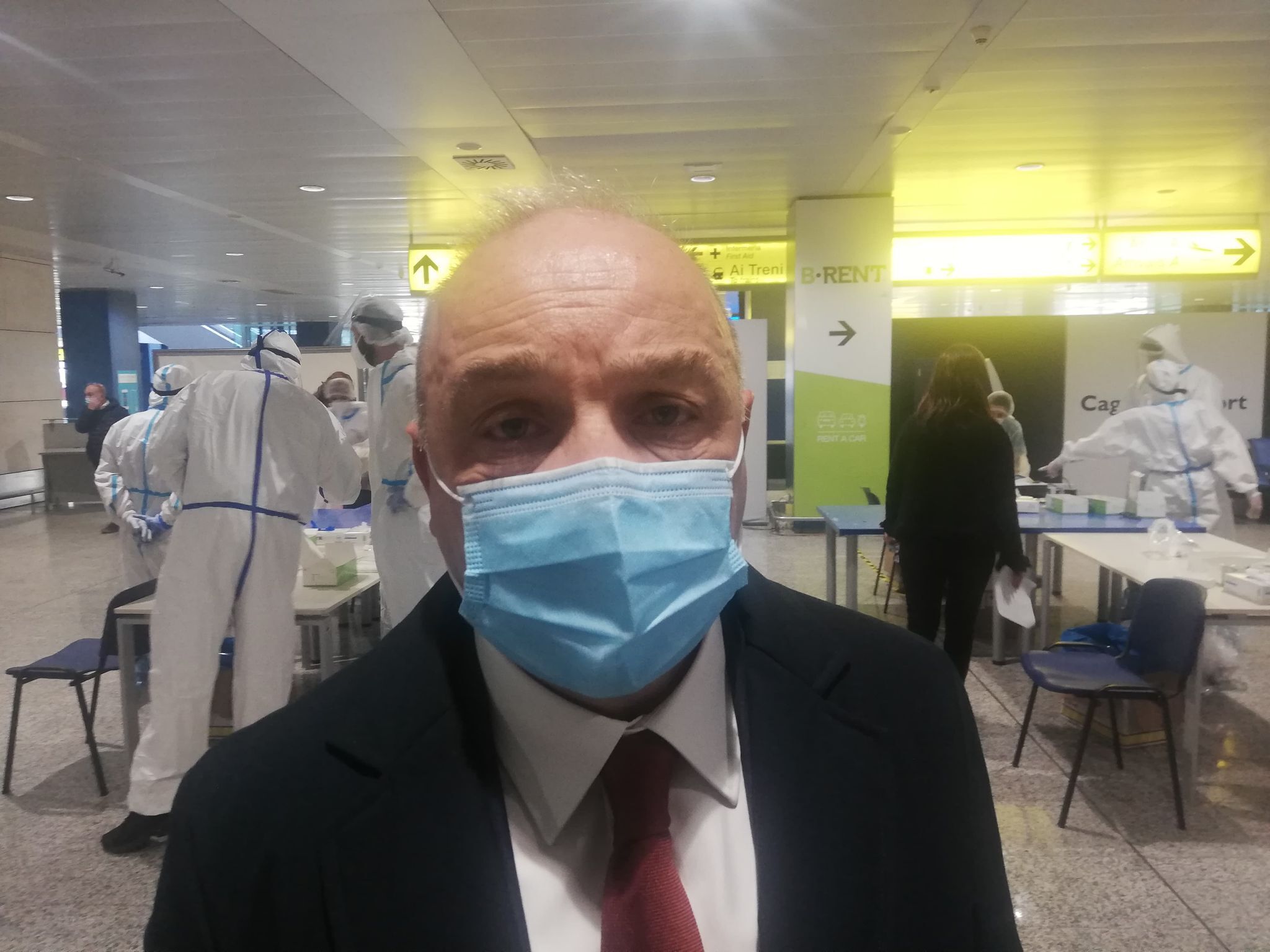 Sardegna zona bianca, controlli in porti e aeroporti: “Dobbiamo avere la certezza che chi arriva qui è sano”