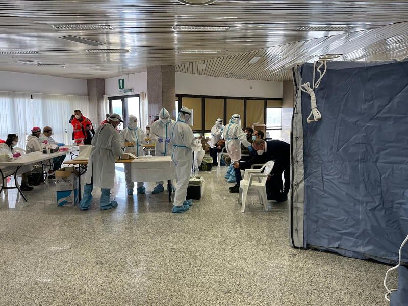 Test rapidi anche al porto di Olbia, arrivati 600 passeggeri: già intercettati alcuni positivi