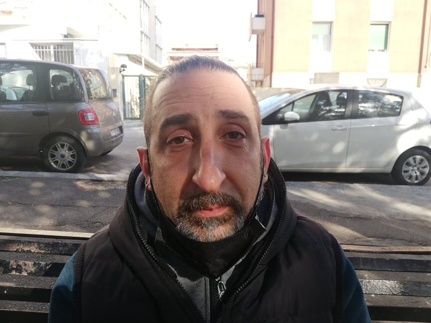 Cagliari, il dramma di un 43enne: “Io, Oss disoccupato costretto a dormire in auto: aiutatemi”