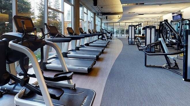 Sardegna zona bianca ma palestre e piscine chiuse: “Bisogna verificare i dati dei contagi”