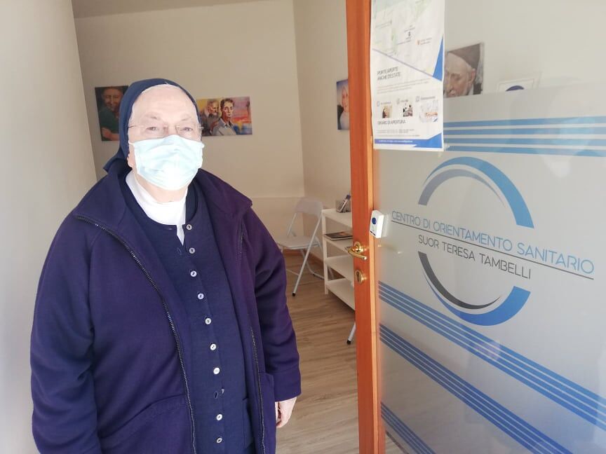 Cagliari, fioccano gli sos nella clinica gratuita per i bisognosi: “Aiutiamo anche giovani disoccupati per colpa del Covid” 