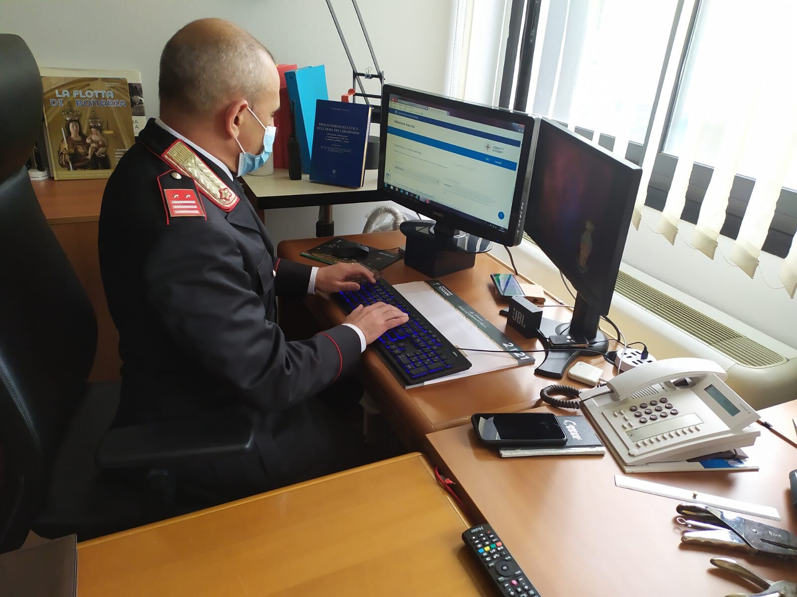 Campagna di vaccinazione ultrasettantenni in Sardegna, ecco come è possibile richiedere l’aiuto dei carabinieri