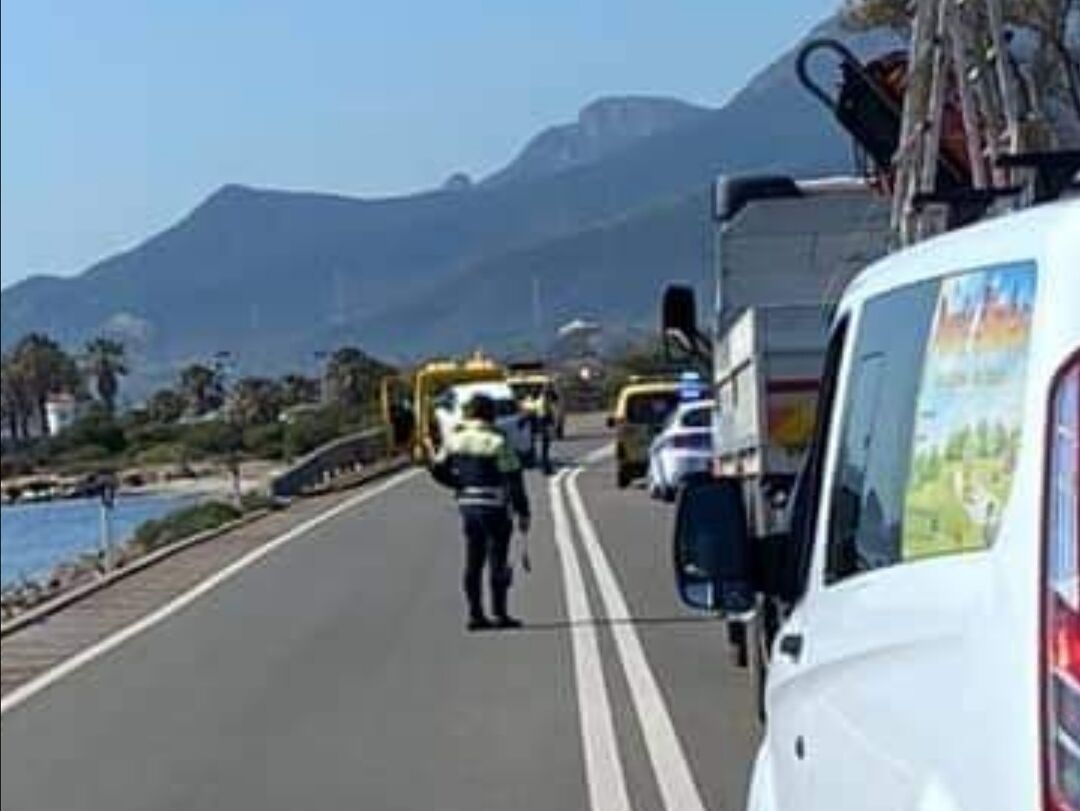 Incidente sulla Sulcitana, tre auto coinvolte e traffico in tilt: ci sono feriti