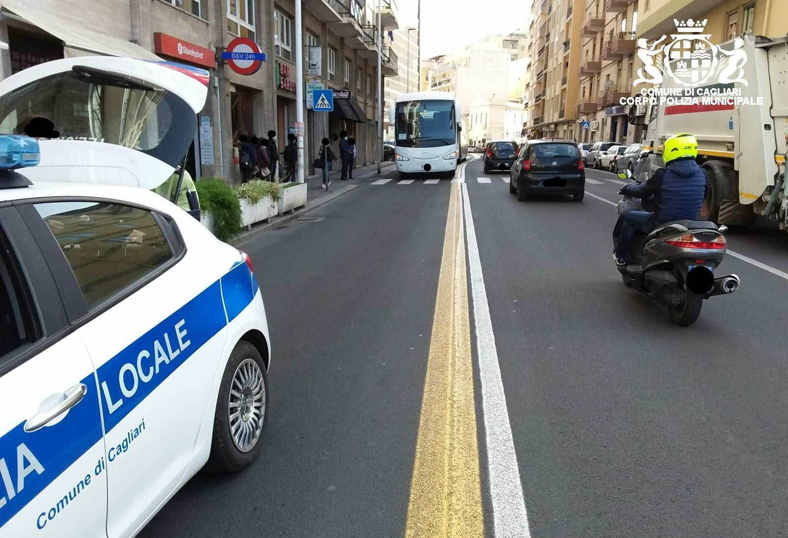 Cagliari, bus urta un pedone in via Bacaredda: 36enne all’ospedale