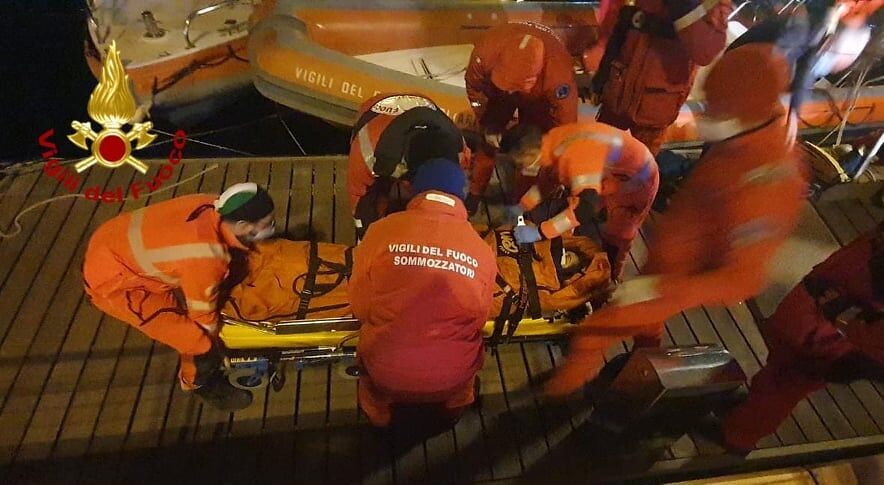 Cagliari, paura a Cala Fighera: donna precipita dalla parete di arrampicata