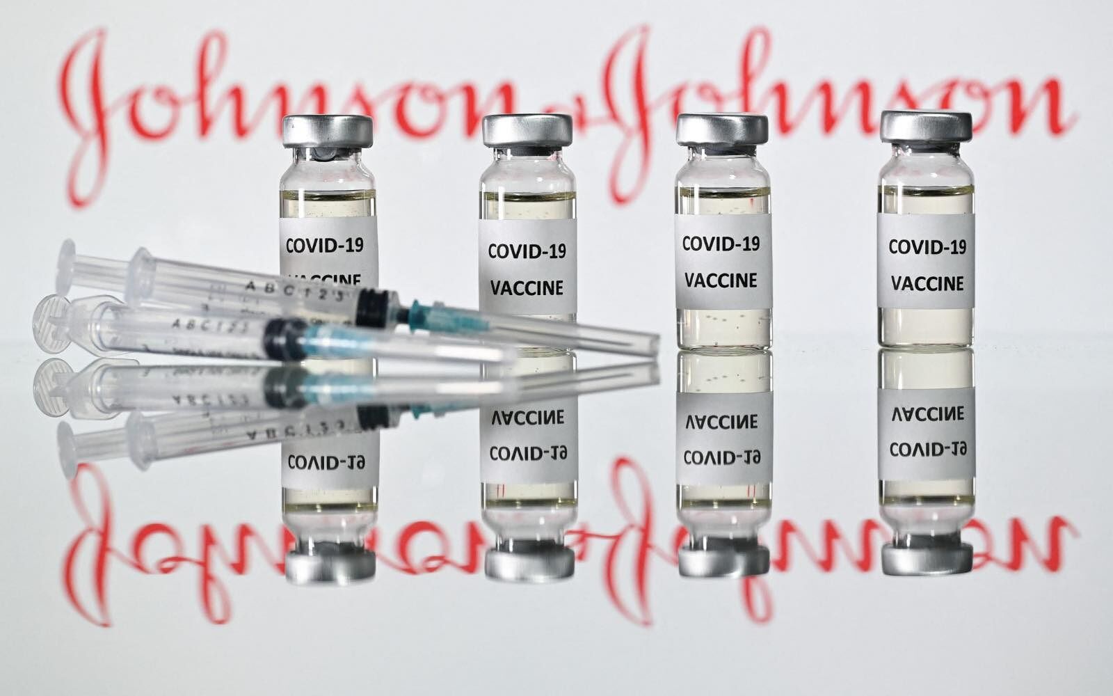 Cagliari, vaccini anti Covid in arrivo: mercoledì in città 5 mila flaconi di Johnson & Johnson