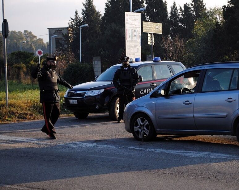 Sorpreso in strada con un’auto non sua, carrozziere denunciato a Monastir