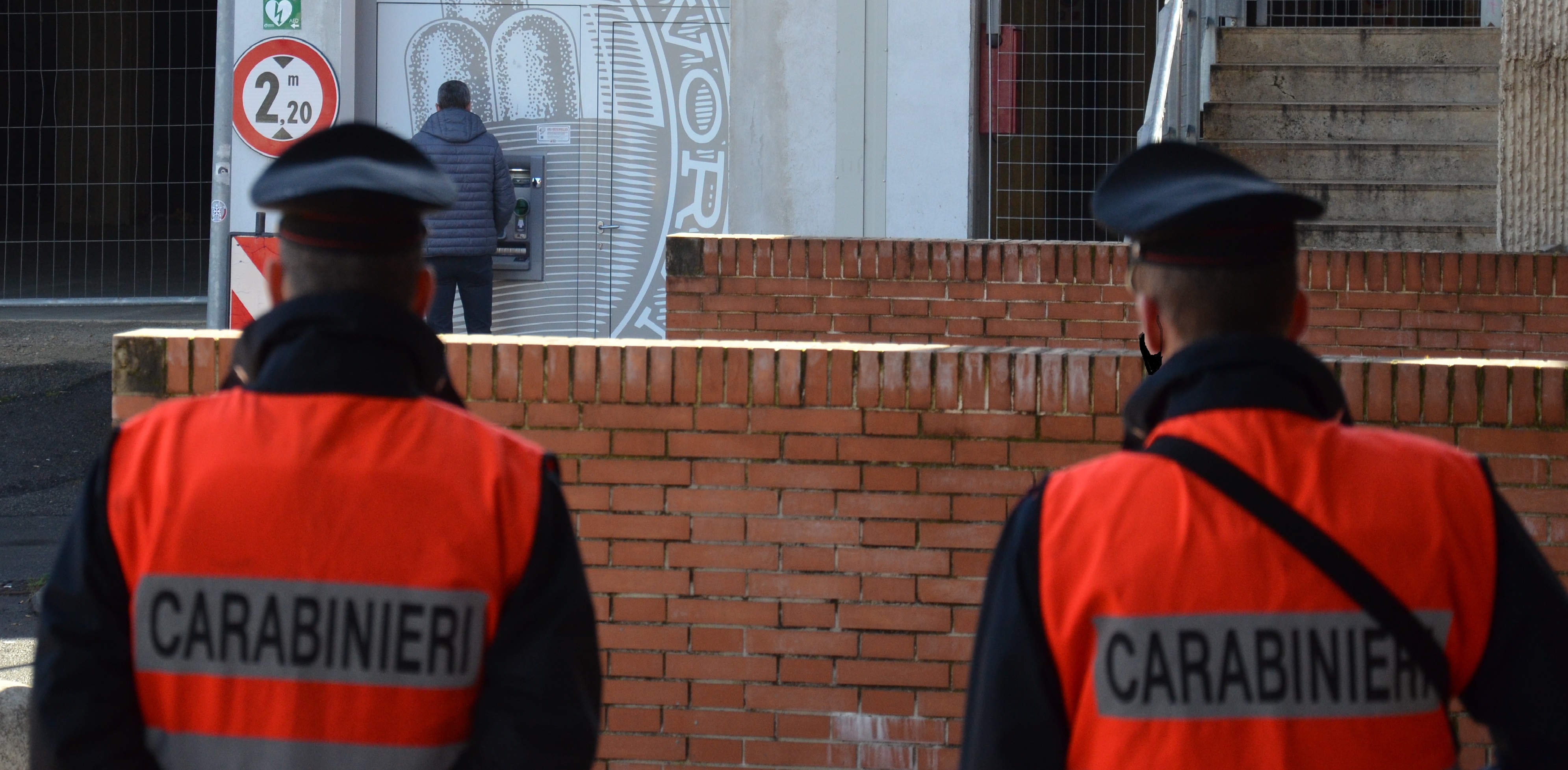 Acquista un amplificatore sul web ma l’oggetto non arriva e il venditore sparisce: pensionato truffato a Giba