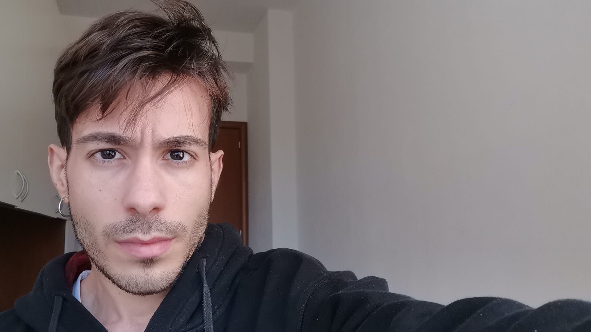 Vincenzo, studente a Cagliari: “Positivo al Covid e rinchiuso nella mia stanza abbandonato dall’Ats”