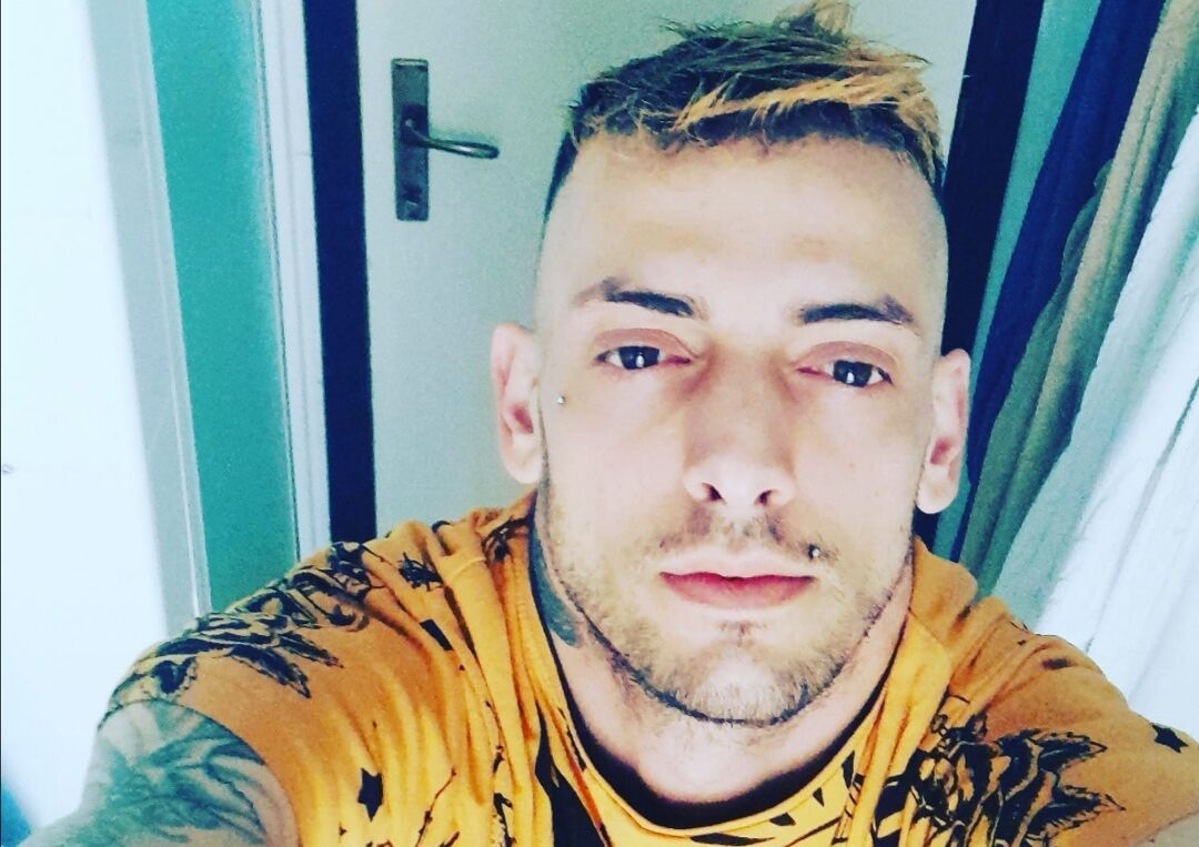 Pudihnos in diretta a Radio Casteddu: “Raga, oh Neshhhpolaaa, ogni sera festa su Instagram con strip e battute”