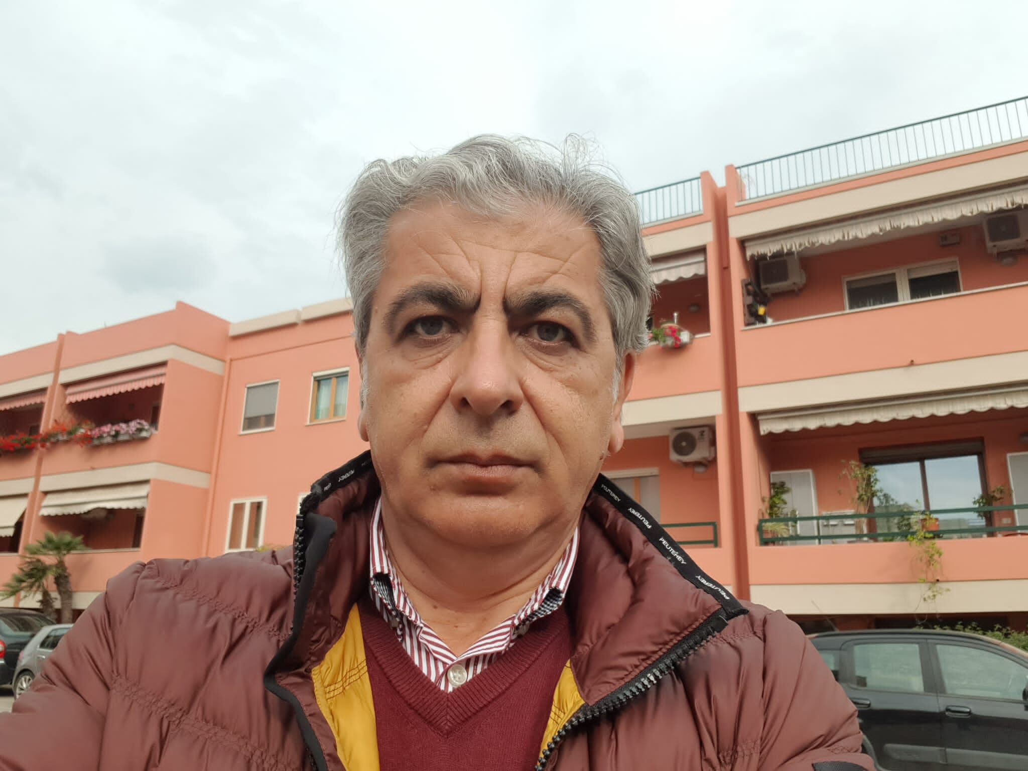 Cagliari, il dolore di un 55enne: “Non vedo da 8 mesi mia mamma chiusa in una Rsa”